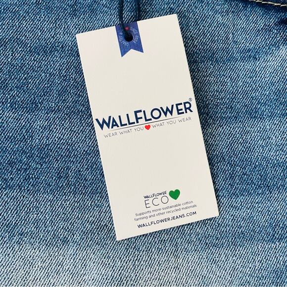 Wallflower | Fearless Curvy Super High Rise Shorty Short 22W Regular NWT - Picture 9 of 10